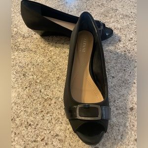 Alfani step and flex black open toed wedges